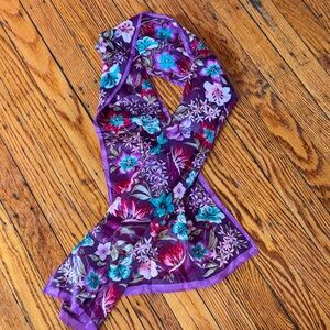 ✨SOLD✨Vintage Oscar de la Renta silk scarf